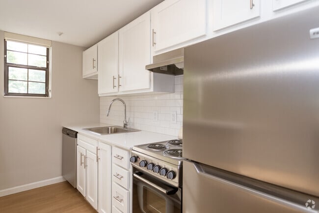 The Reed - 2BR,1BA - Flats at 87Ten