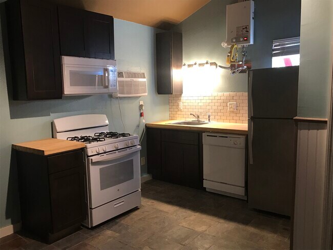 Foto del edificio - 3415 Avenue Q 1/2 Rear