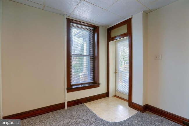 Building Photo - 50 E Maple St