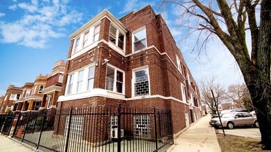 Building Photo - 3905 W Belden Ave