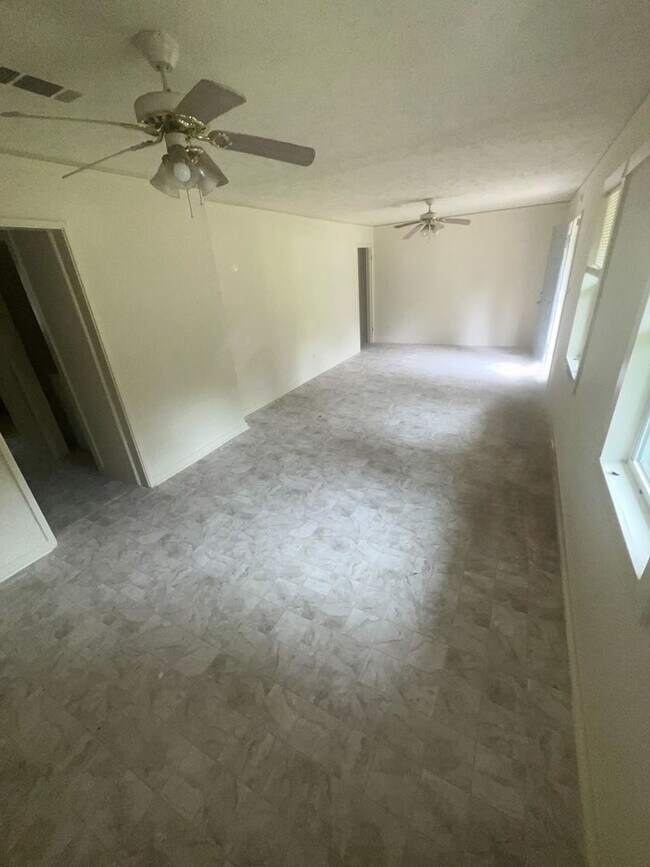 Foto del edificio - Nice 4 Bed 1.5 Bath in North Jackson