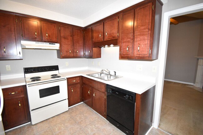 Building Photo - 3 Bedroom 2 Bath Home For Rent!