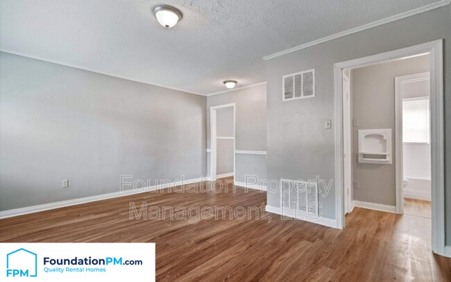 Building Photo - 3096 Beaumont Ave