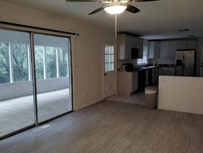 Building Photo - 2055 Blackwell Rd