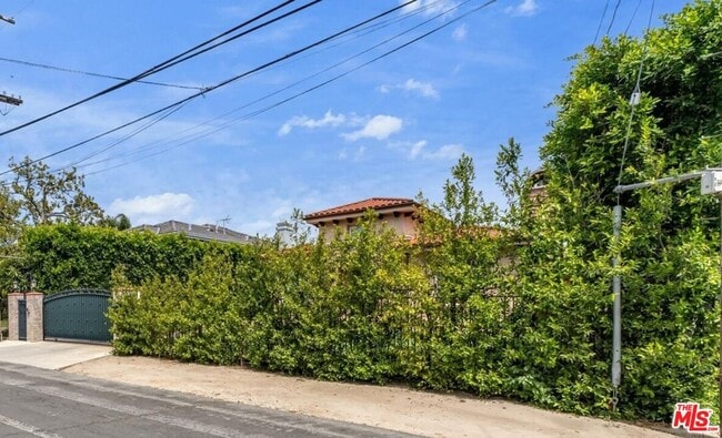 Foto del edificio - 5310 Leghorn Ave