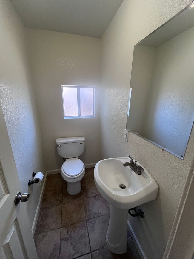 Foto del edificio - NICE HOME IN SACRAMENTO!!