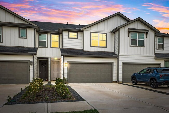 Building Photo - 27931 Western Crk Ct