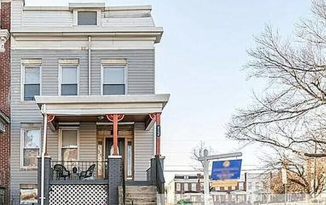 Foto del edificio - 422 Lyndhurst St