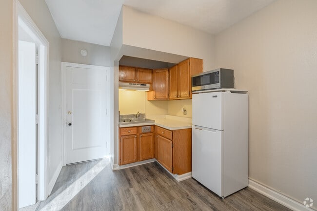 1BR, 1BA - 500SF - Kitchen - Pike St. Rentals LLC