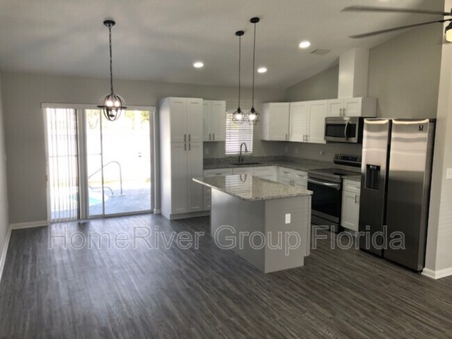 Building Photo - 8321 Matthew Dr
