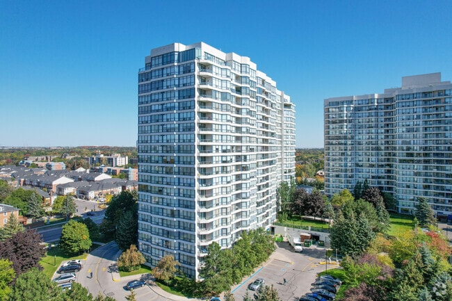 Building Photo - The Sky Rise