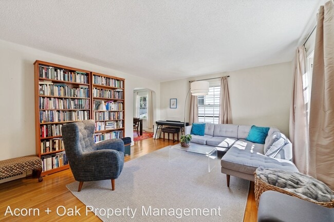 Building Photo - 2 br, 1 bath House - 2120 Pershing St.