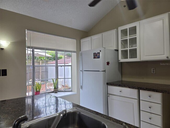 Foto del edificio - 2674 Macklin Ct