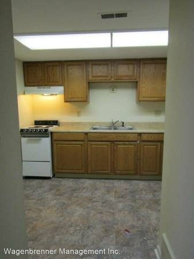 Foto principal - 1350 Highland St