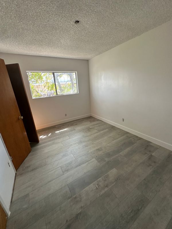 Foto del edificio - 1650 W 209th St