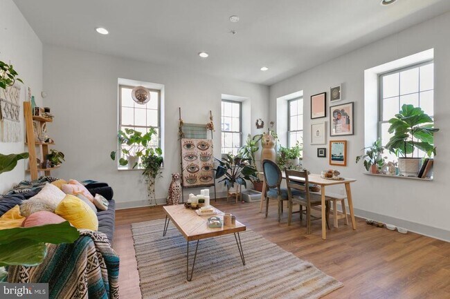 Building Photo - 1618 Mifflin St