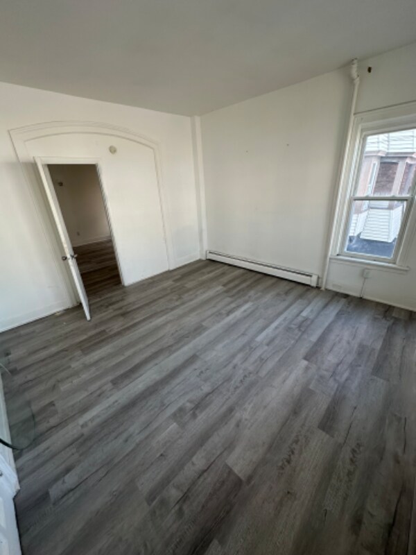 Foto del edificio - 864 Eastern Ave