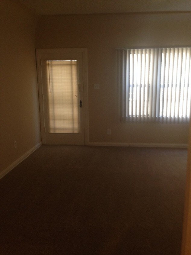 Primary Photo - 2301 Magnolia Ave
