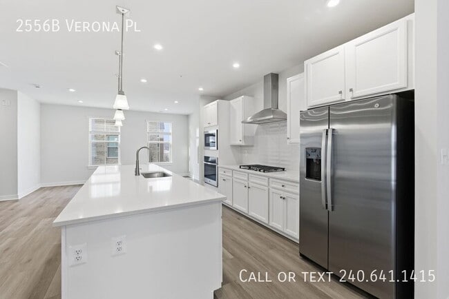 Building Photo - 2556B Verona Pl