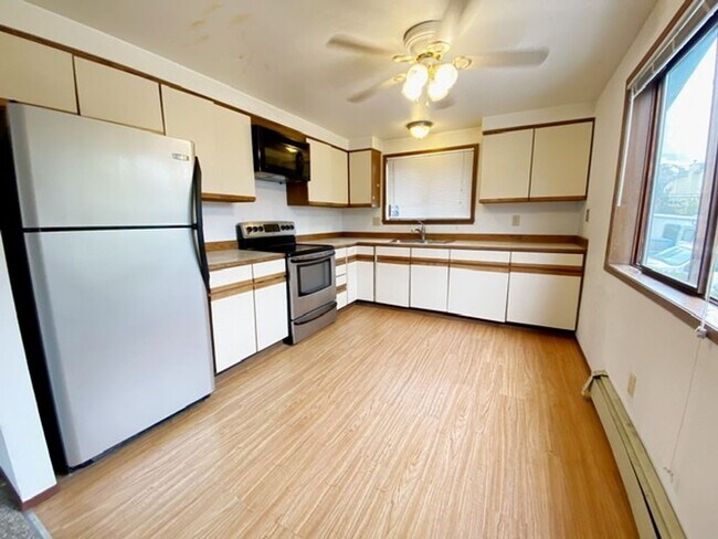 Foto del edificio - 6623 E 6th Ave