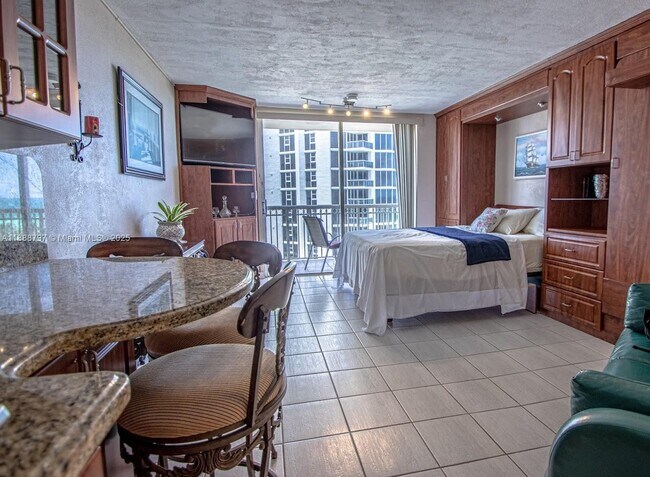 Foto del edificio - 19201 Collins Ave