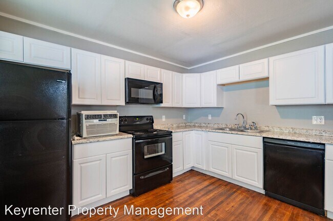 Building Photo - 4 br, 1.5 bath House - 815 N St. Louis Ave