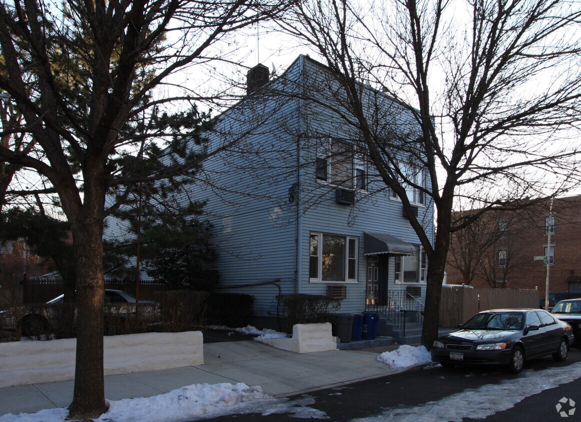 Primary Photo - 7037 72nd Pl