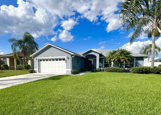 Building Photo - Beautiful 4/2 Pool Home with a Covered Pat...