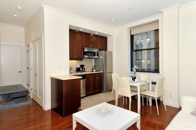 Primary Photo - 488 7th Ave