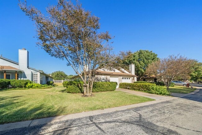 Building Photo - 11604 Norwegian Wood Dr