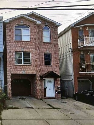 Primary Photo - 23 Cambridge Ave
