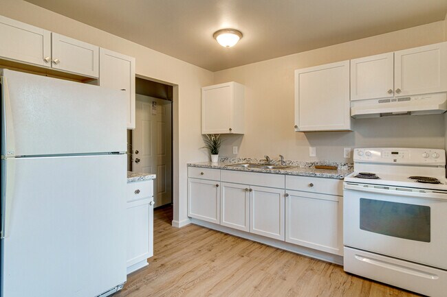 Building Photo - 116 N Hazelton St
