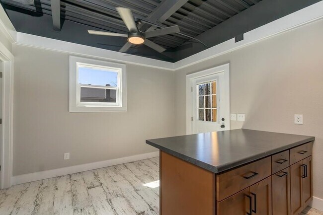 Foto del edificio - 138 Sloan St