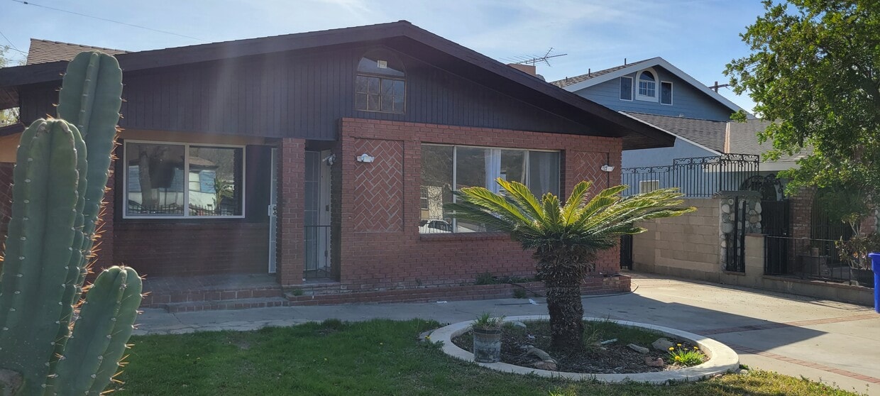 Primary Photo - 2508 Bloomdale St
