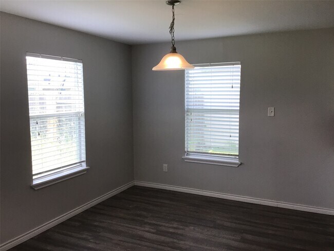 Building Photo - 13318 Ambrosa Dr