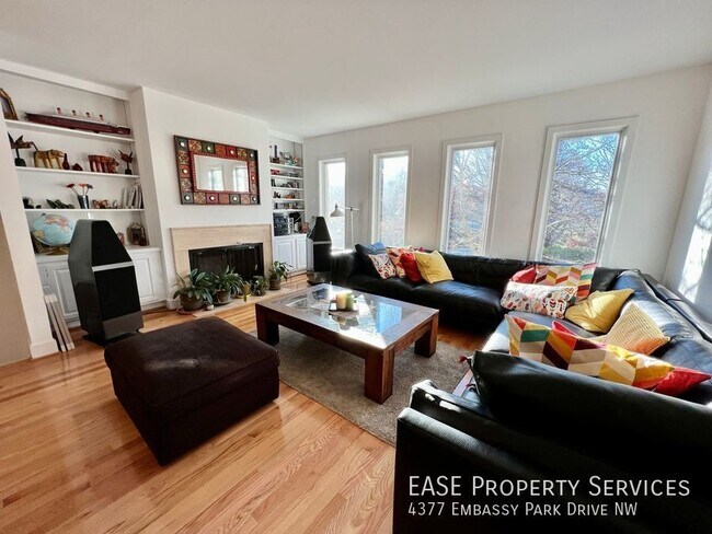 Building Photo - 4377 Embassy Park Dr NW