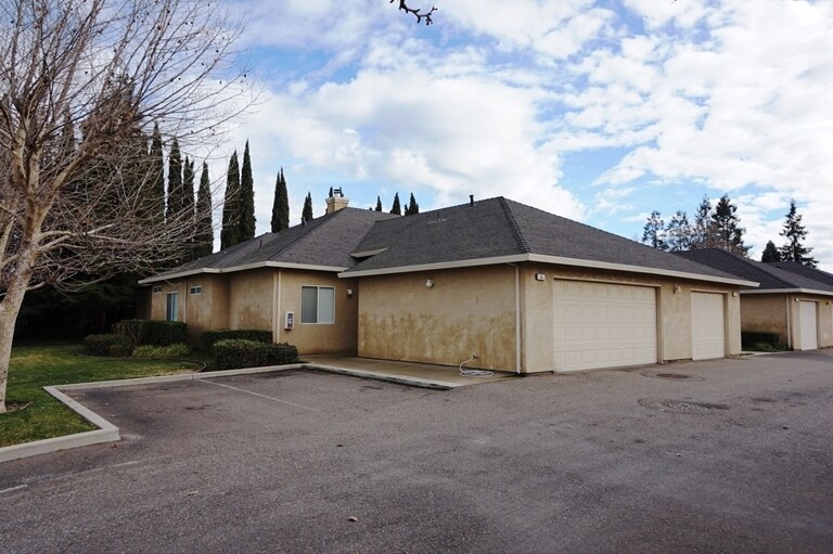 Building Photo - 245 Arboles Way