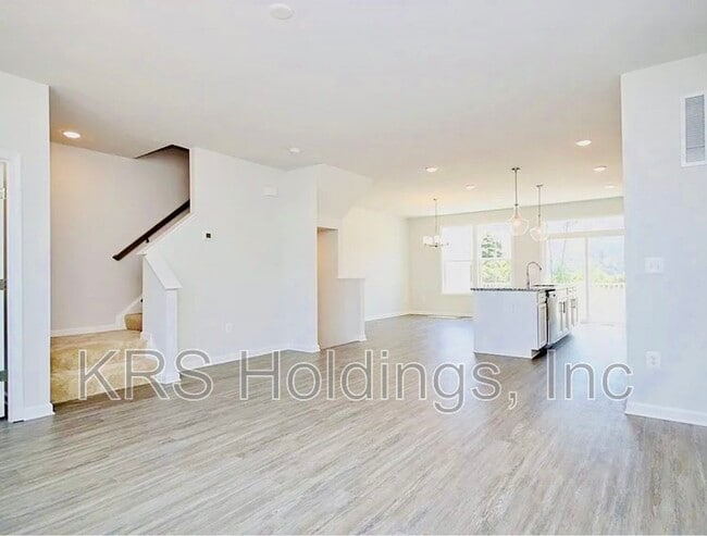 Building Photo - 3207 Bergen St