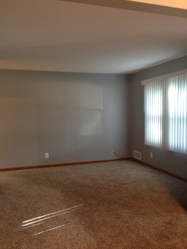 Foto del edificio - 203 NE Beacon Ave