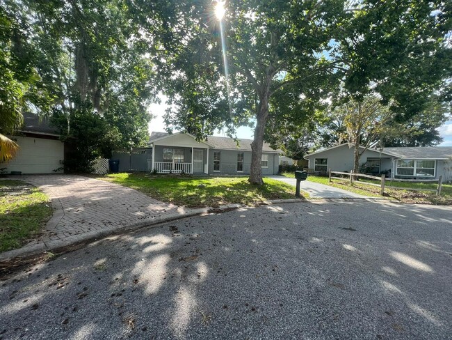 Building Photo - UPDATED 2/1 Home Available now!