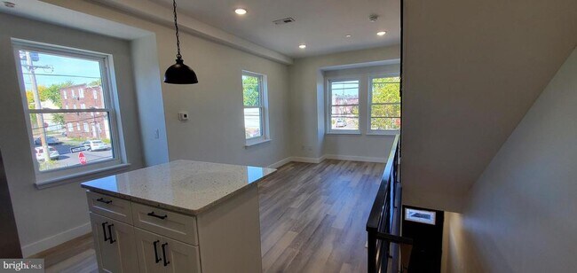 Foto del edificio - 307 W York St