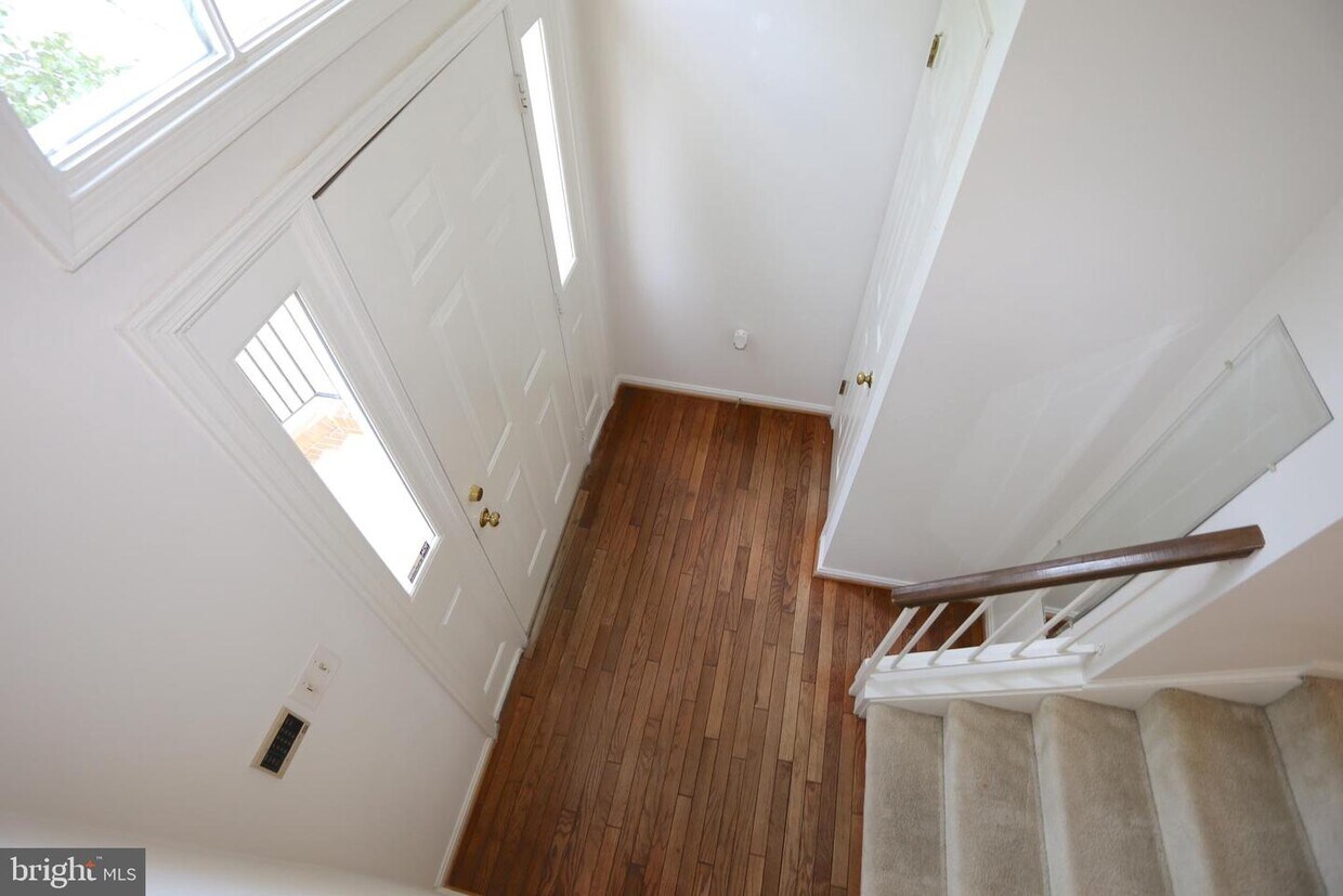 Primary Photo - 1339 Templeton Pl