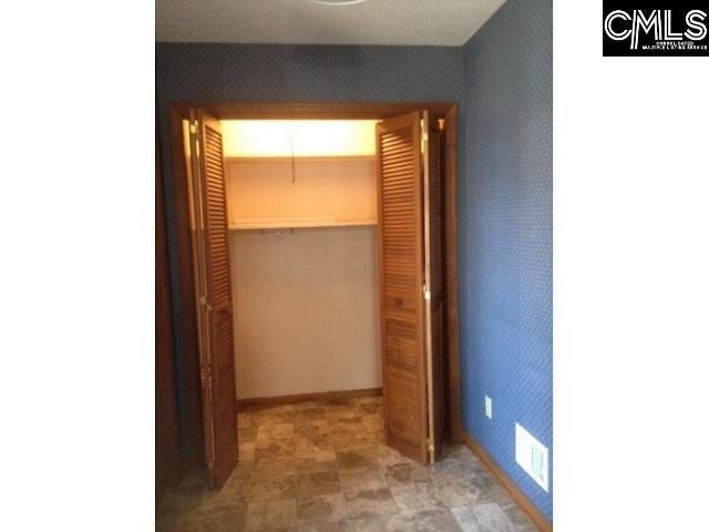 Building Photo - 229 Charles Towne Ct