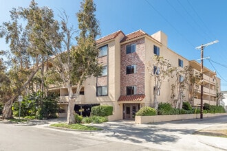Building Photo - Corinth Ave. Apartments