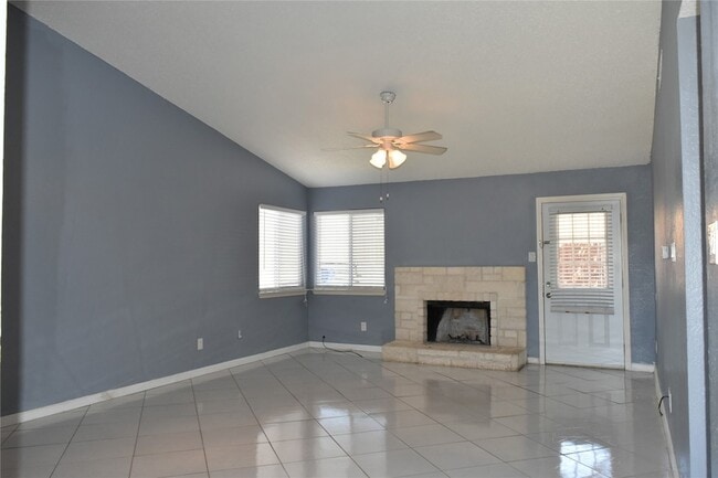 Foto del edificio - 2014 High Bluff Dr