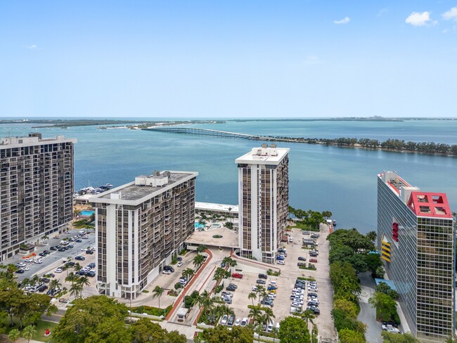 Foto del edificio - 1925 Brickell Ave