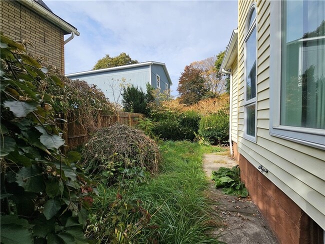 Building Photo - 54 Bemis Ave