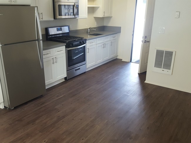 Foto del edificio - 5615 Carpinteria Ave