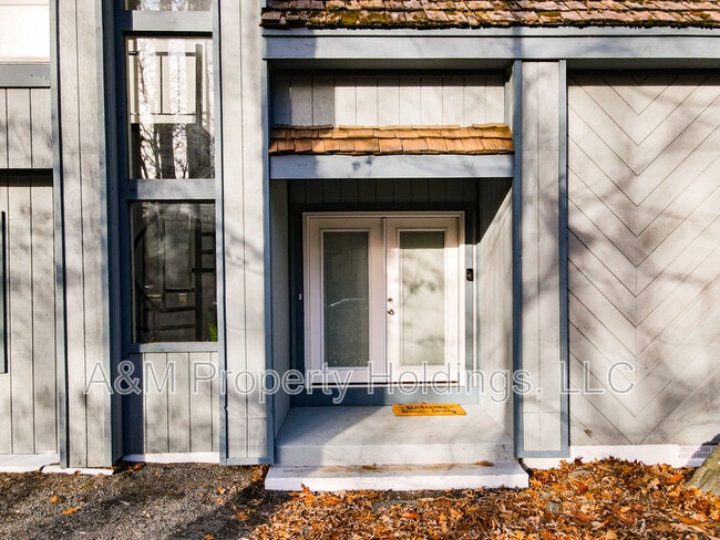 Foto del edificio - 3120 Greenbriar Dr