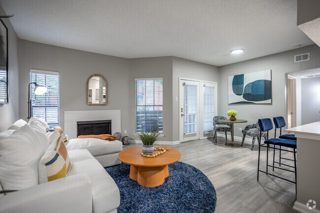 1BR, 1BA - 701SF A1 - Living Area - The Dayton